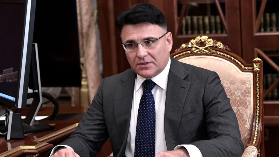 По мнению руководства холдинга, квоты позволят отбирать лучшие зарубежные картины, повысить качество кинопоказа и освободить экранное время для отечественных лент; обсуждаются также взносы и доля от сборов в пользу национального кино.