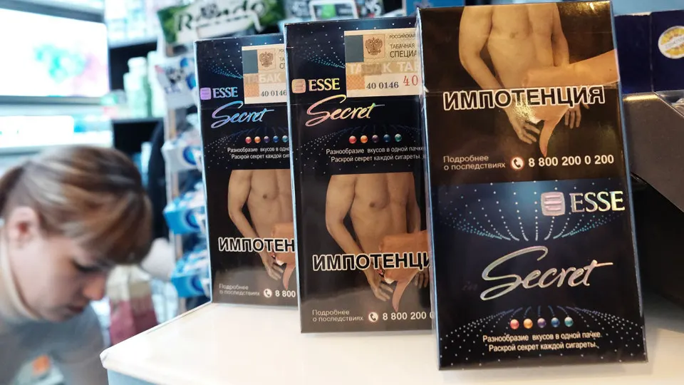 Зампред комитета Госдумы по охране здоровья Леонид Огуль допустил введение в России пожизненного запрета на курение для граждан, родившихся после 2008 года, по примеру британской реформы «поколения без курения», направленной на ограничение продажи табака и вейпов молодежи.