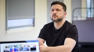 Президент Украины Владимир Зеленский заявил, что усиление блокировок интернета и иностранных мессенджеров в России связано с подготовкой к всеобщей мобилизации и возможному новому наступлению на Украину, а также с проверкой реакции НАТО через потенциальную операцию в странах Балтии.