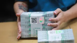 Россияне рекордно наращивают наличные из‑за&nbsp;сбоев интернета и&nbsp;усиления контроля за&nbsp;переводами