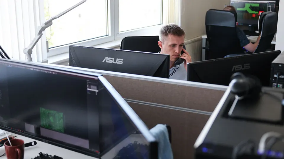 Исследование ИТ-рынка показало, что российские компании продолжат использовать зарубежное программное обеспечение до 2030–2031 годов, несмотря на курс на импортозамещение и обсуждение возможных ограничений для коммерческого сектора в Госдуме.