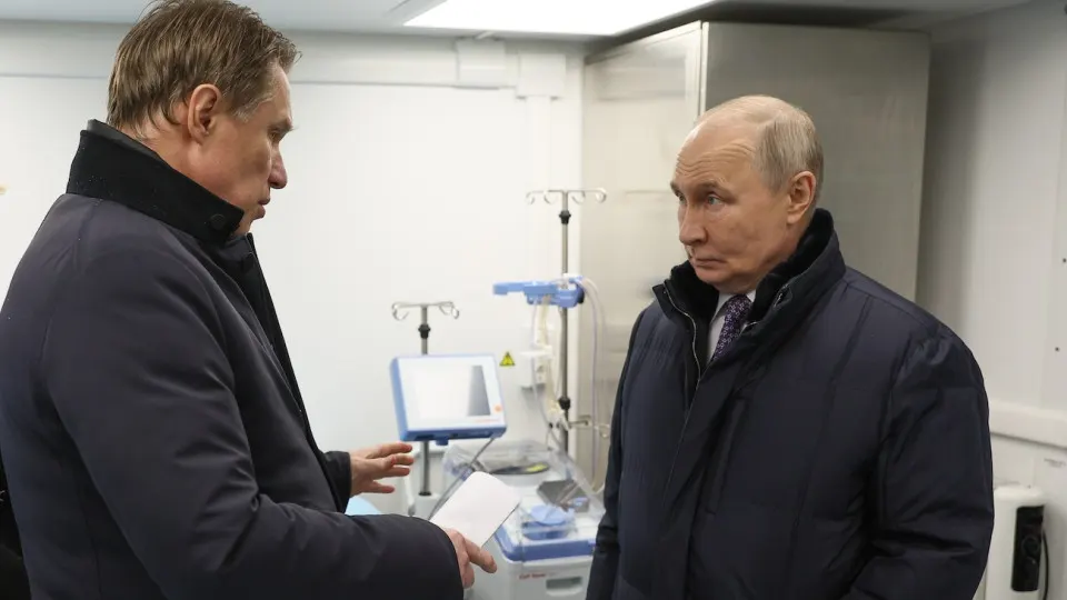 Президент потребовал увеличить охват репродуктивной диспансеризации и проверять функцию у мужчин и женщин на фоне многолетнего снижения рождаемости и закрытости официальной статистики.