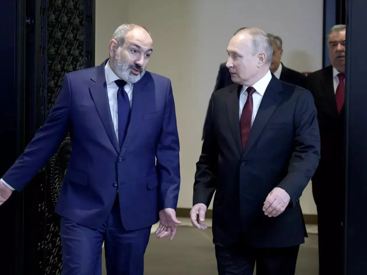 Премьер-министр Никол Пашинян заявил, что Ереван откажется от вступления в антироссийские санкции Евросоюза, но также не станет помогать их обходить; европейские эксперты подтвердили отсутствие таких действий.