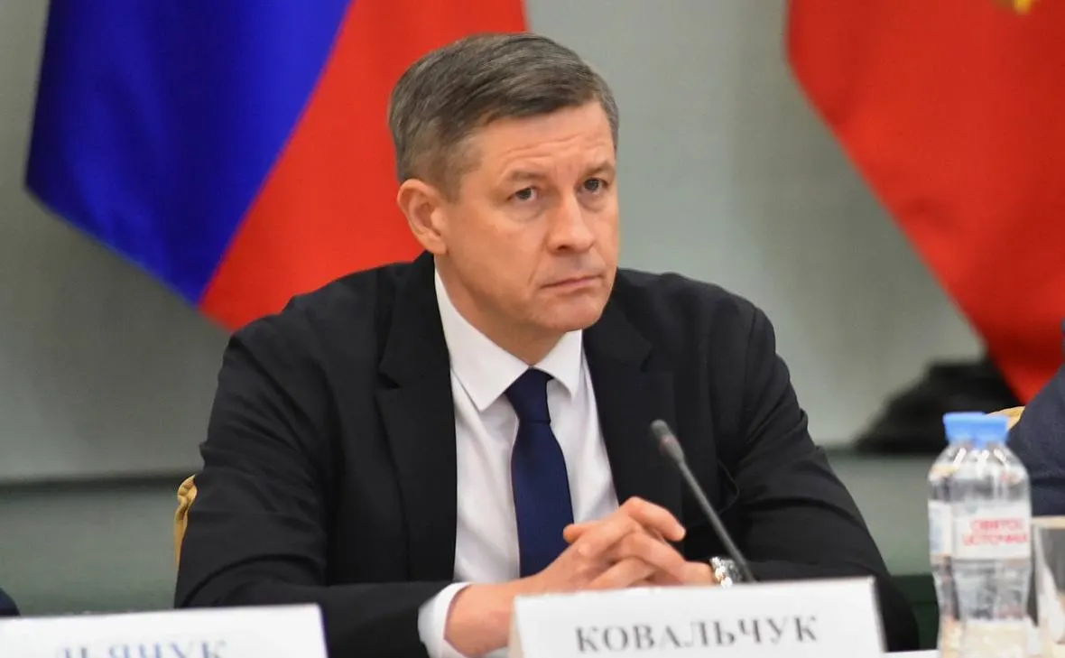 Временно исполняющий обязанности губернатора Егор Ковальчук подписал указ об отставке регионального правительства. Новый состав пока не представлен; 13 мая также были подписаны указы об отставке губернаторов Белгородской и Брянской областей.