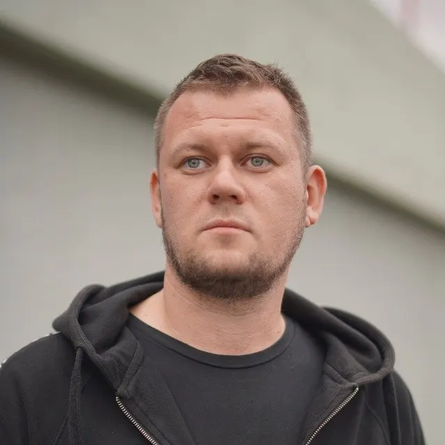 Минюст внес украинского блогера и журналиста Дениса Казанского в реестр «иностранных агентов». Казанский заявляет, что не имеет российского гражданства, называет себя «иноагентом для России» и отмечает, что в «ДНР» он уже в розыске.