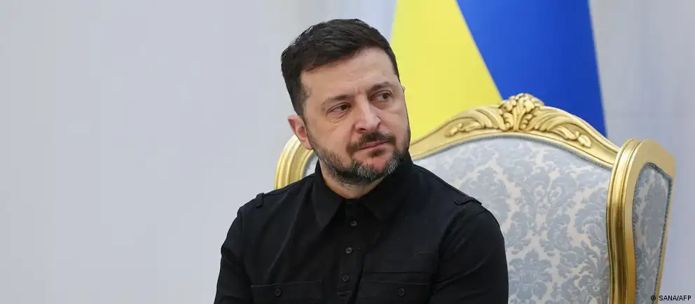 Указ №374/2026 позволяет провести парад 9 мая в Москве и временно исключает Красную площадь из планов применения оружия на время мероприятия; документ опубликован после переговоров с американской стороной и заявления о временном прекращении огня.