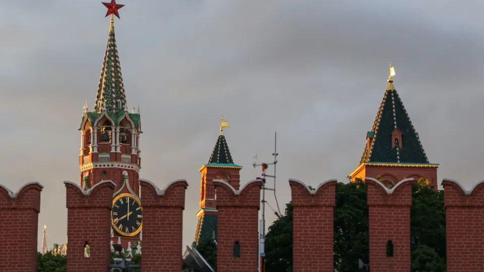 Помощник президента РФ Юрий Ушаков заявил, что продолжение формата США—Украина—Россия нецелесообразно до вывода украинских войск из контролируемой части Донбасса; после этого появятся возможности для приостановки боевых действий и обсуждения долгосрочного урегулирования.