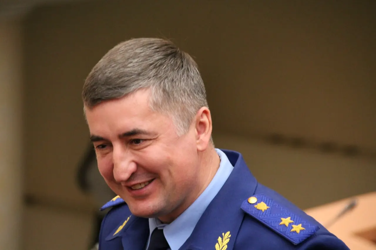 Указ президента от 28 июня переводит Сергея Филипенко на пост прокурора Воронежской области на пятигодичный срок, а должность прокурора Саратовской области занял Роман Пантелеев.
