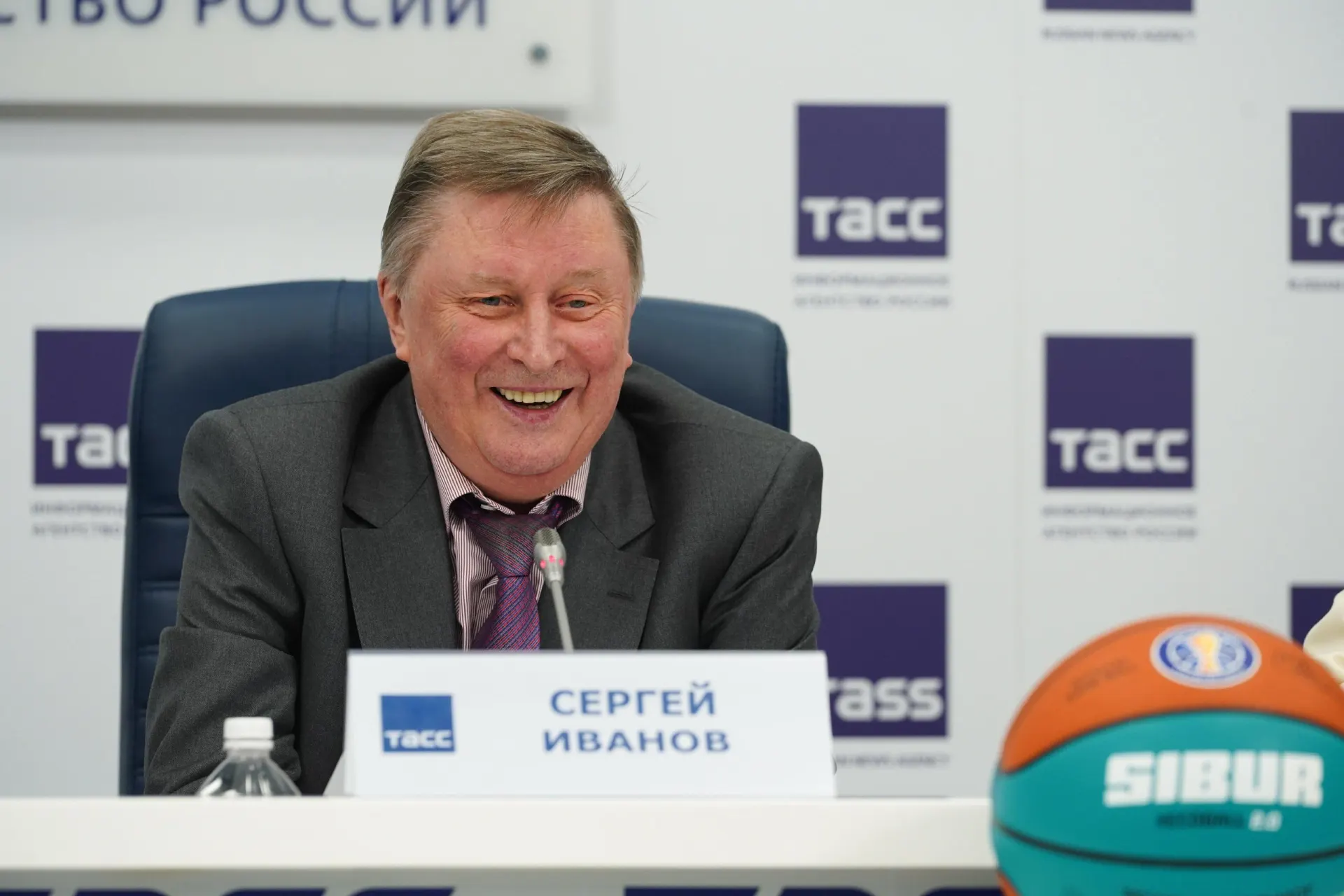 Экс‑министр обороны Иванов скончался в 73 года. Его близкий друг заявил, что контактировал с ним всего три дня до смерти.