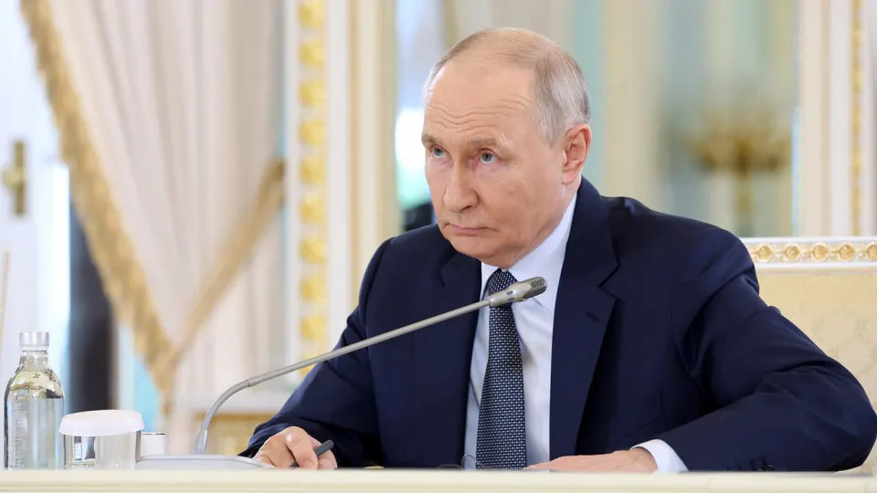 Президент заявил о значительном расширении контроля над украинскими территориями, однако независимые оценки и данные аналитиков показывают обратную динамику — чистые потери территории у российских сил фиксируются уже второй месяц подряд.