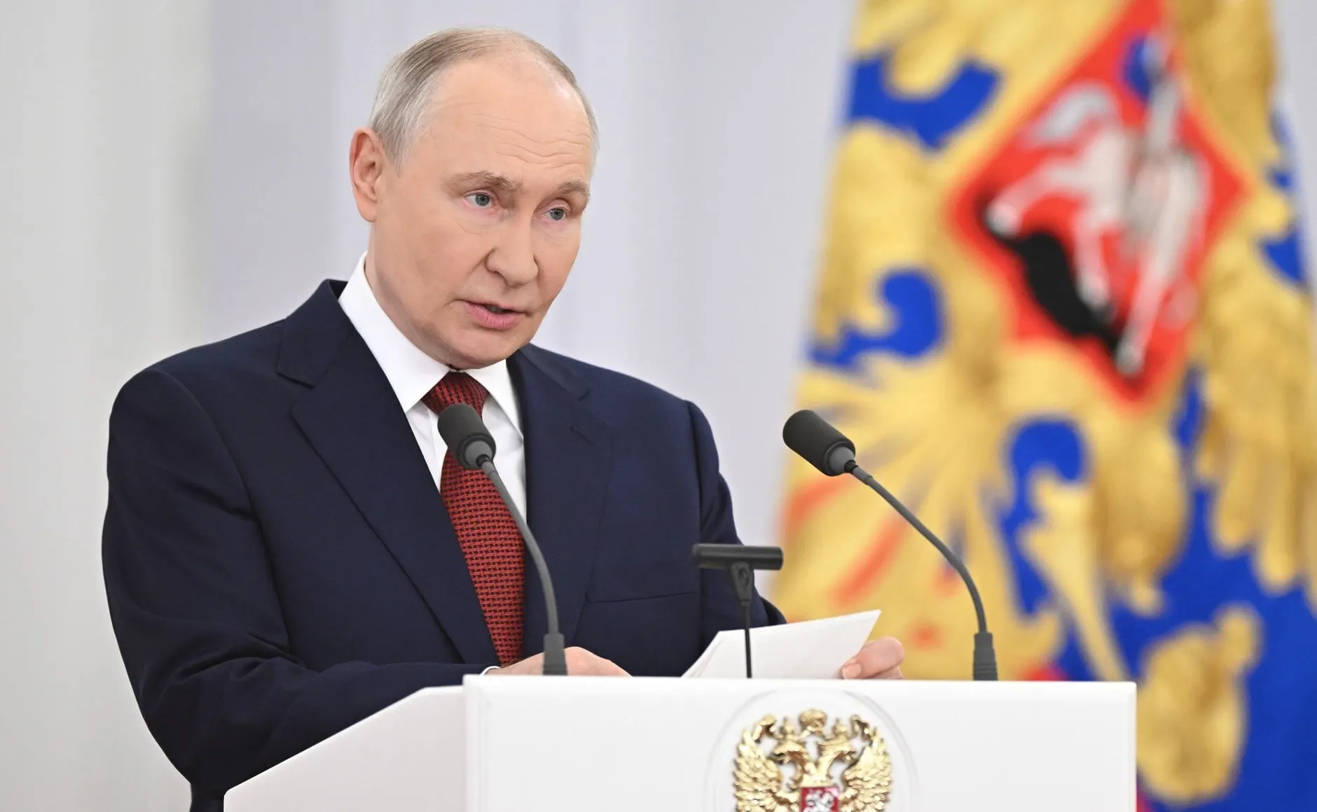 Президент провёл встречу с депутатами Госдумы и изложил ключевые тезисы: достижение целей спецоперации, оценка западных санкций, приоритеты бюджета на ближайшие три года и позиция по безопасности граждан.