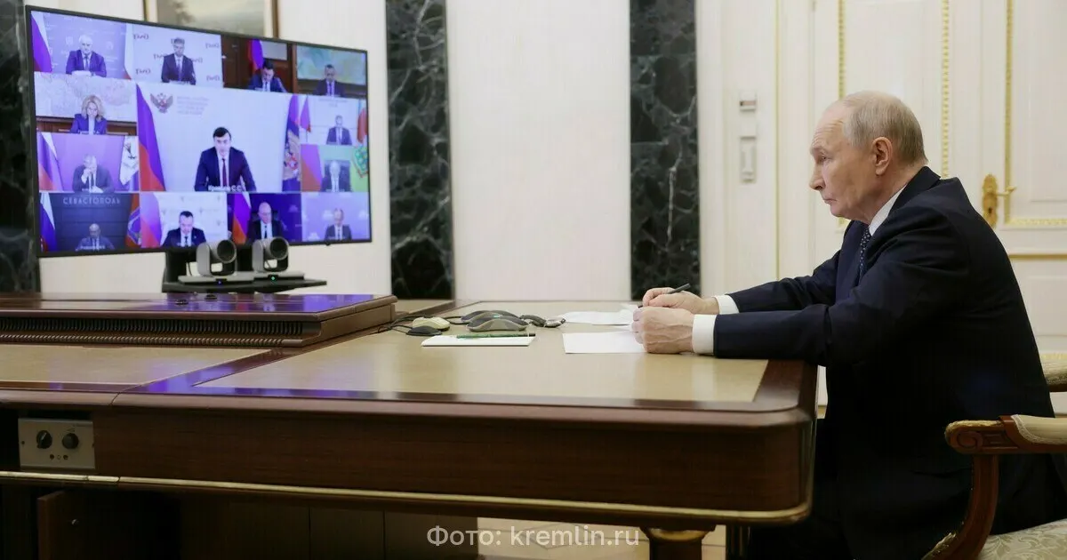 Президент заявил о необходимости оперативно развернуть возможности МСБ по выпуску нефтепродуктов и учесть инициативу губернатора Иркутской области.