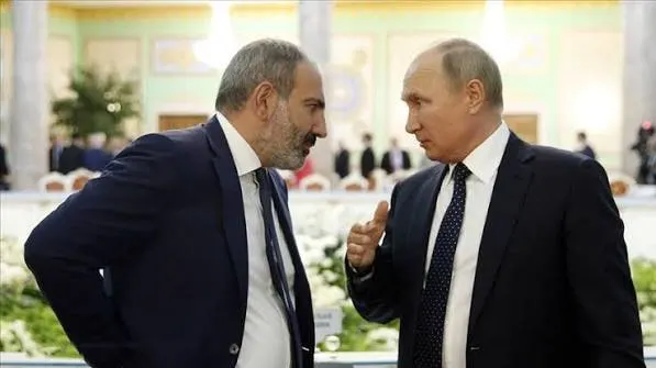 В телефонном разговоре с Владимиром Путиным премьер Армении заявил, что ограничения на ввоз армянских товаров противоречат нормам ЕАЭС и попросил принять меры. Также обсуждалась возможность всенародного референдума о вступлении в ЕС или сохранении в составе ЕАЭС. Ограничения, введённые с конца мая, привели к снижению товарооборота.