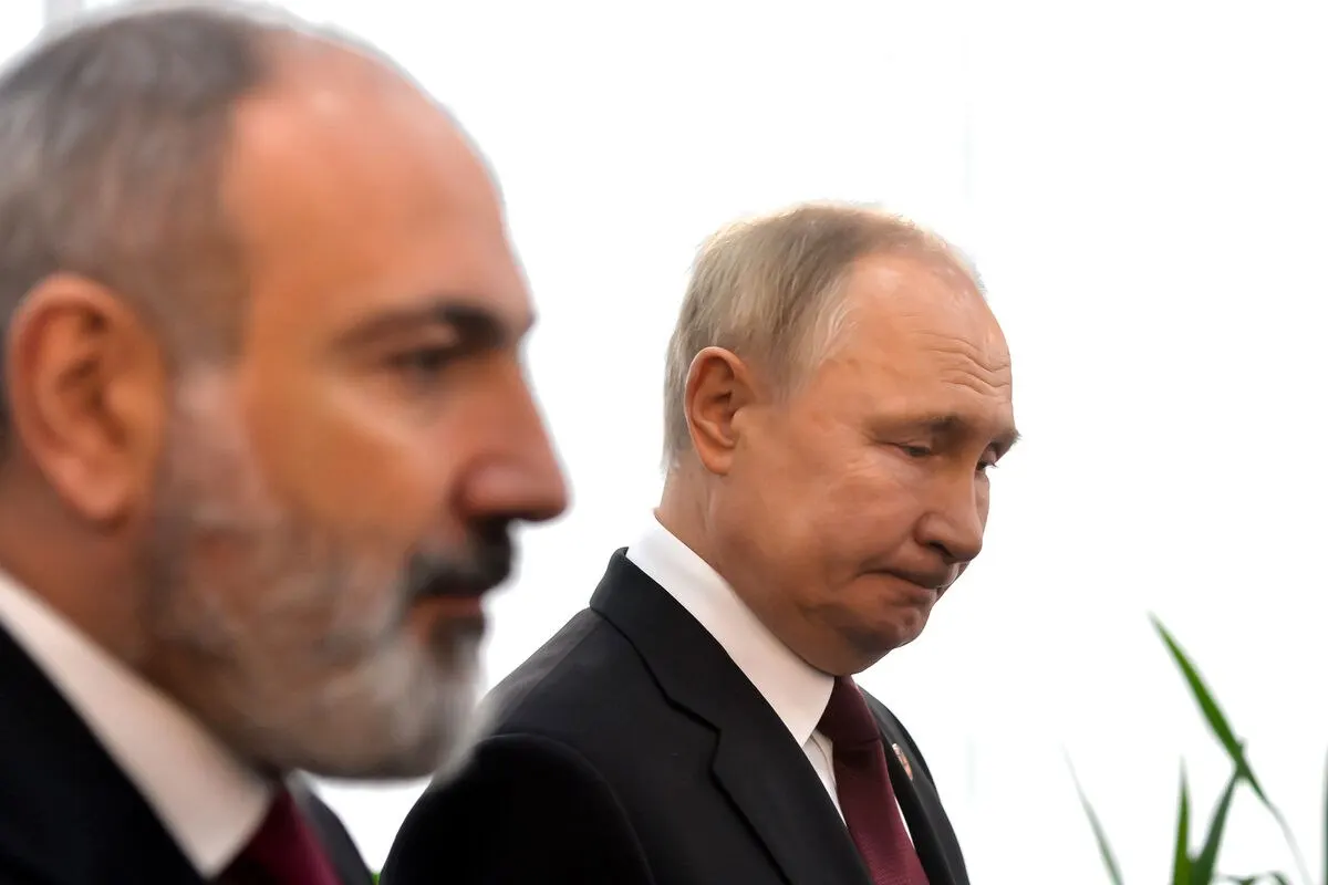 За первые пять месяцев 2026 года торговля между Арменией и Россией составила $2,196 млрд — снижение на 21,5%. Доля России в экспорто‑импортных операциях Еревана уменьшилась до 28%.