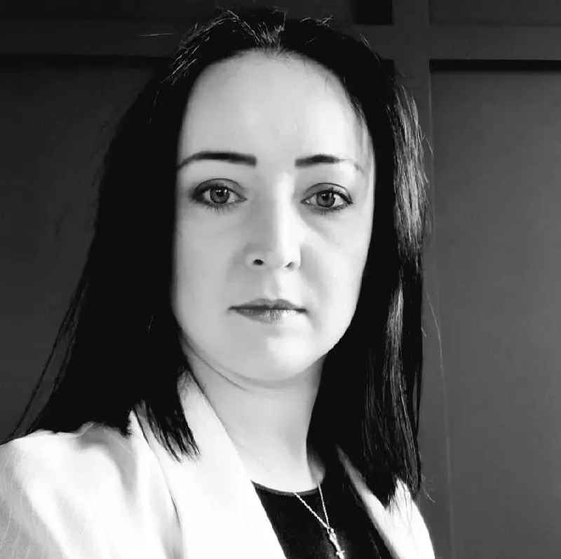 Конституционный суд признал: совершеннолетние дети имеют право обращаться в суд с требованием лишить родителей родительских прав, если те совершали над ними насилие в детстве. Ранее во многих случаях такие иски отклоняли как «формально» бессмысленные.