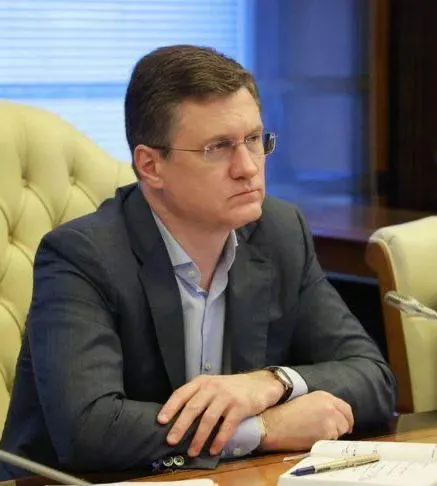 Александр Новак 7 июля провёл совещание по рынку топлива и потребовал усилить ежедневный мониторинг, координацию поставок и принять дополнительные меры для недопущения локальных сбоев.