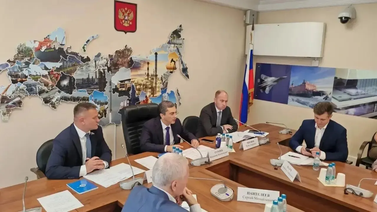 Депутат Александр Дроздов предлагает дать профильным министерствам доступ к данным ФНС для отслеживания формирования цен на продукты и быстрой реакции при резком подорожании.