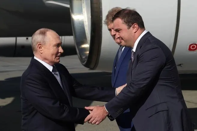 На встрече затронули вопросы роста ВРП, развитие сельского хозяйства, крупные инфраструктурные проекты и разрешение давних проблем региона — от недостроенного метро до помощи обманутым дольщикам.