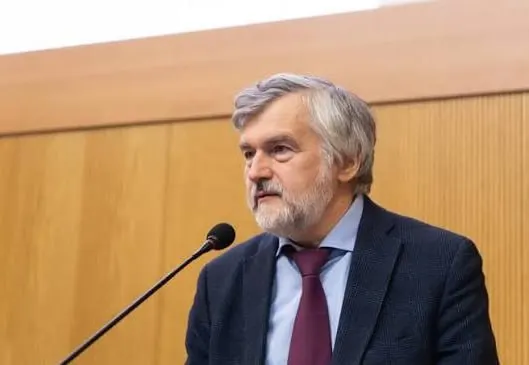 Главный экономист ВЭБа Андрей Клепач уволен после обсуждений его майского выступления о технологическом и экономическом отставании страны.