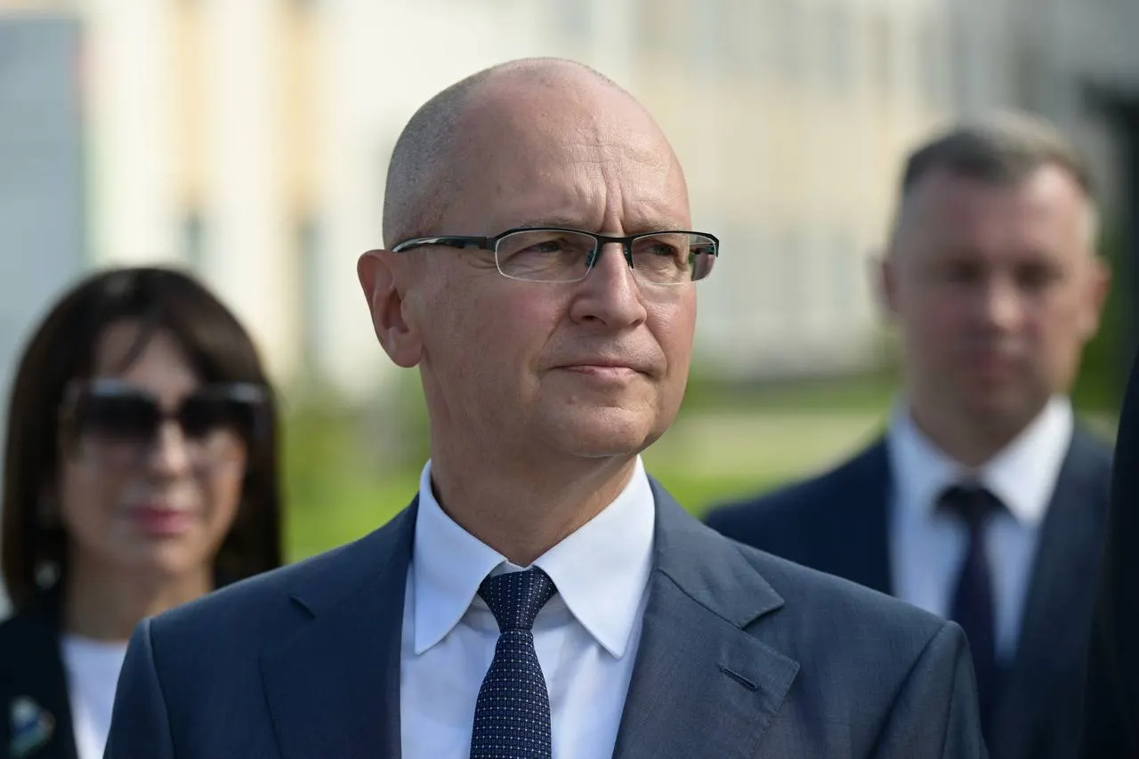Первый замглавы администрации президента проверил подготовку к Международному фестивалю молодёжи в Екатеринбурге; обсуждаются безопасность, визит Путина и влияние на предвыборную повестку.