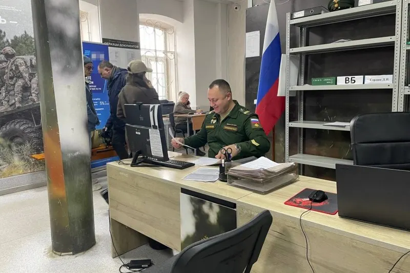 Власти опровергли слухи о возможной мобилизации; эксперты считают, что публикации направлены на давление на общество.