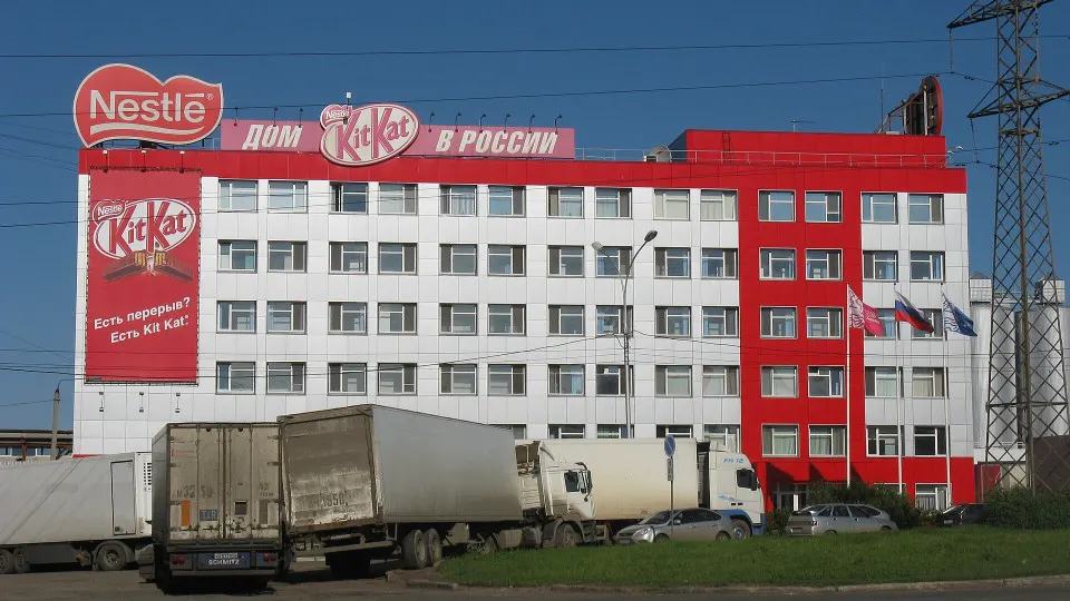 Сообщается, что российские подразделения Nestlé рассматривают временное управление в нескольких регионах, включая Калужскую область.