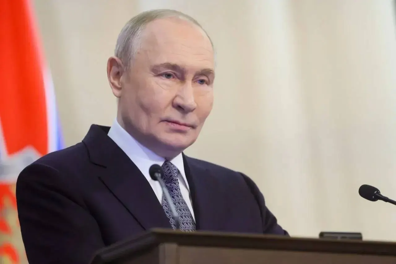Президент поздравил военных и ветеранов ВДВ, подчеркнув их решительные действия и героизм в ходе специальной военной операции и выразив уверенность в их дальнейшем вкладе в обороноспособность страны.