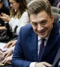 Коммунист Георгий Камнев направил обращение в Минпромторг с просьбой снизить стоимость автомобилей LADA на внутреннем рынке, приводя примеры более дешевых цен за пределами России.
