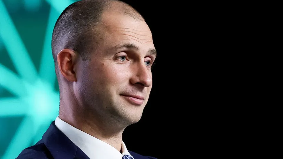 VK продолжает терять деньги на фоне роста выручки: полугодовой убыток 3,8 млрд руб, общий убыток за годы близок к 200 млрд руб.