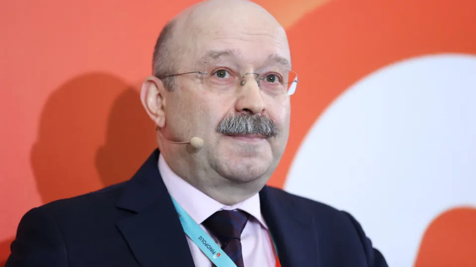 Эксперты предупреждают: переход к милитаризованной экономике может привести к краху существующей системы и экономическому spаду; обсуждаются мобилизационные меры и риски для экономики.