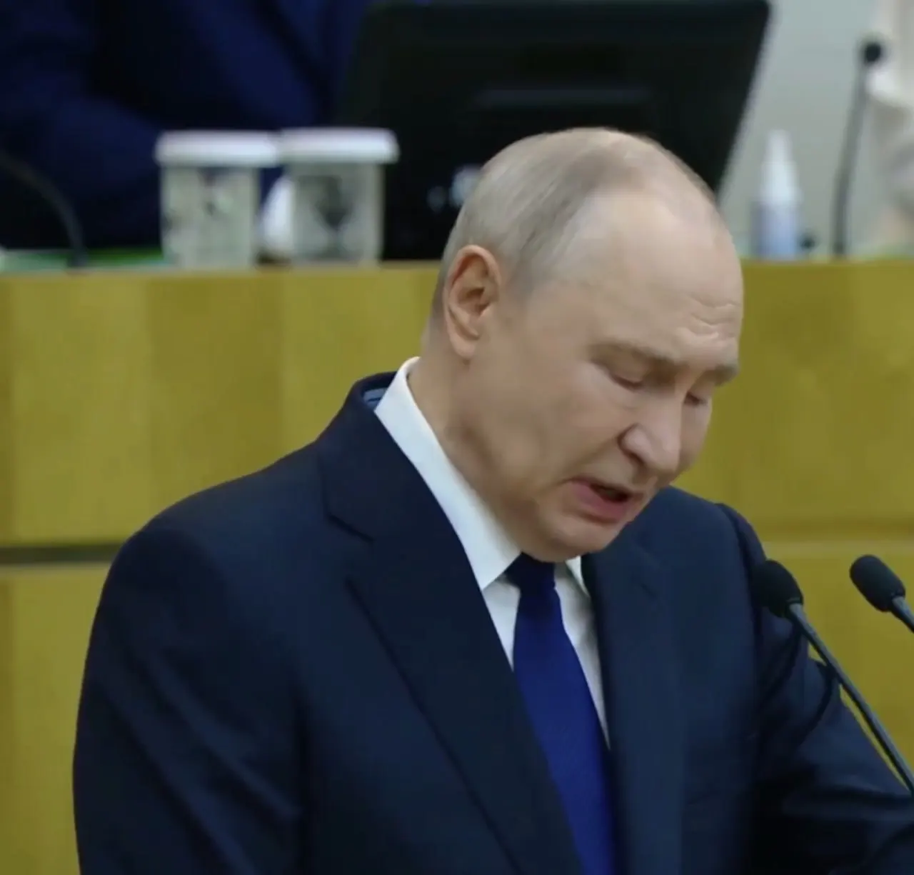 Путин заявил о стабильности экономики, сохранении суверенитета и поддержке военнослужащих на фоне обсуждения бюджета; призвал к единству и ответственности.