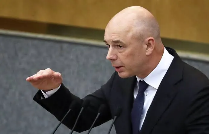 Министр финансов на форуме заявил, что накопления важнее колебаний цен на нефть; ориентир — Фонд национального благосостояния.