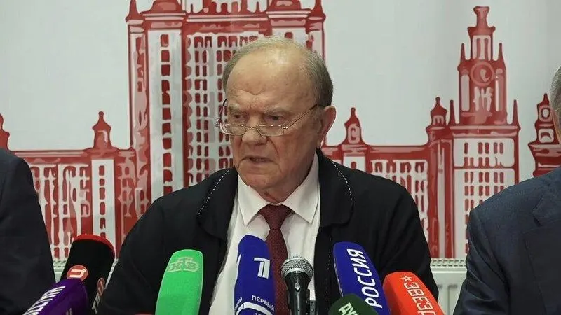 Лидер КПРФ призывает поменять курс страны, предупреждая, что без перемен Россия останется в экономическом и технологическом отставании, тарифы вырастут, рождаемость снизится, а пенсии не хватят на базовые товары.