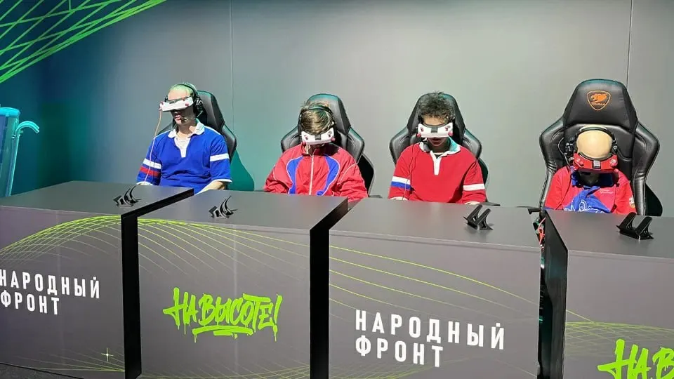 В шести регионах запущен пилот нового норматива по управлению беспилотниками в рамках проекта «На высоте!». Учебные центры откроют для школьников и студентов, где будут обучать работе с БПЛА.
