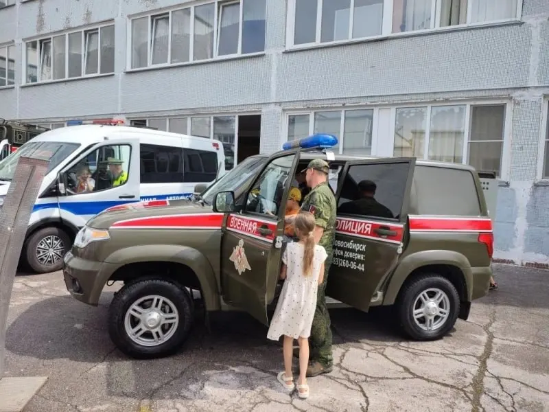 Минобороны предлагает расширить полномочия военной полиции: допрашивать граждан, проверять документы, обследовать здания и участки, а также преследовать и задерживать разыскиваемых, включая работу в гражданской одежде по приказу руководства.