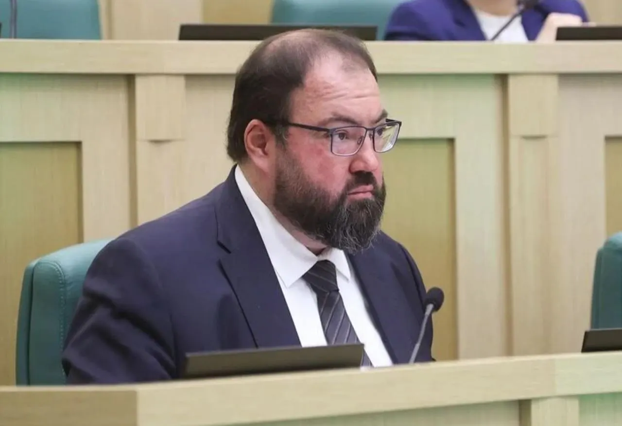 На фоне повторяющихся атак дронов на инфраструктуру крупных сервисов обсуждают усиление защиты дата‑центров и восстановление работы услуг.